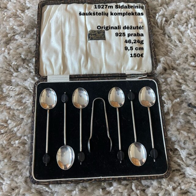 A set of silver teaspoons